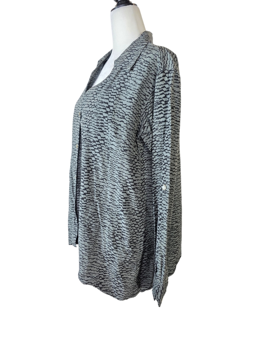 Saks Fifth Avenue Threads Silk V neck abstract Patterned Button-Down Shirt